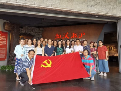 强者之歌 壮者之音--上海市桃浦中学党日活动纪实